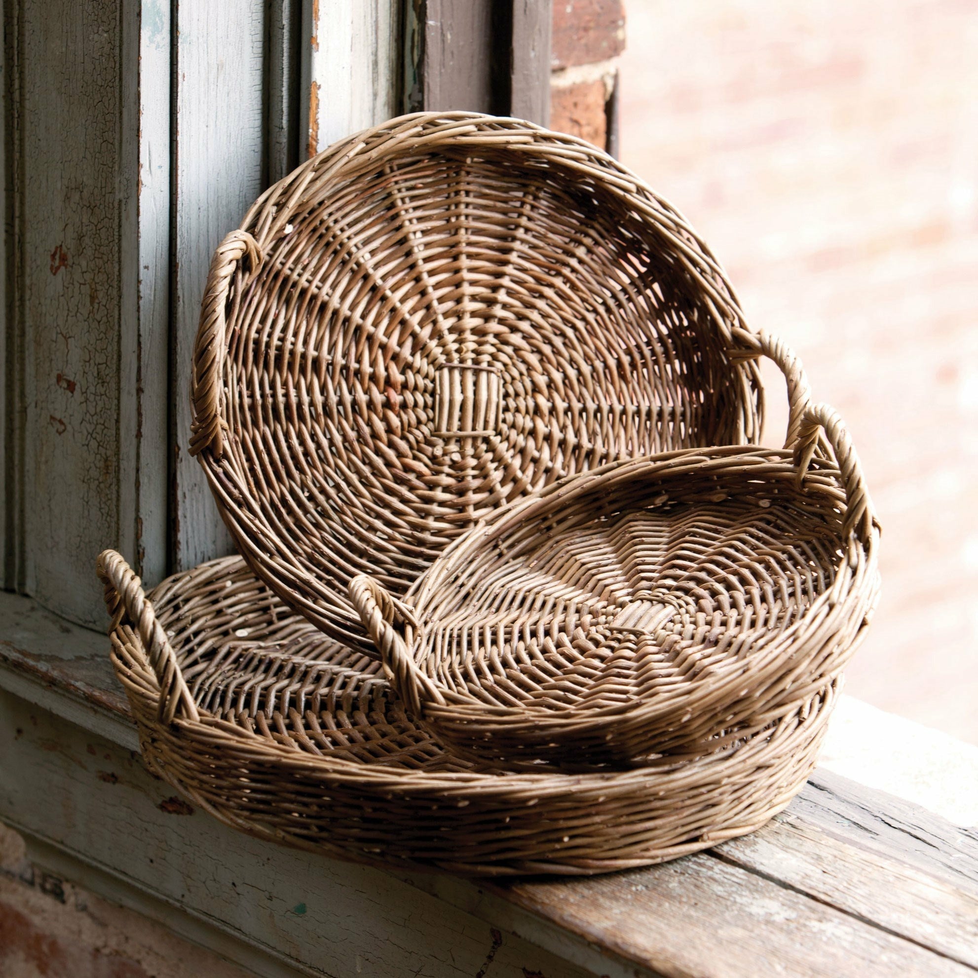 Round Willow Trays